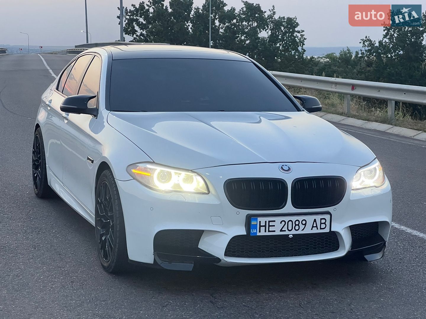 BMW 5 Series 2015 VIN WBA5A7C58GG144218 фото оголошення 11 з 20