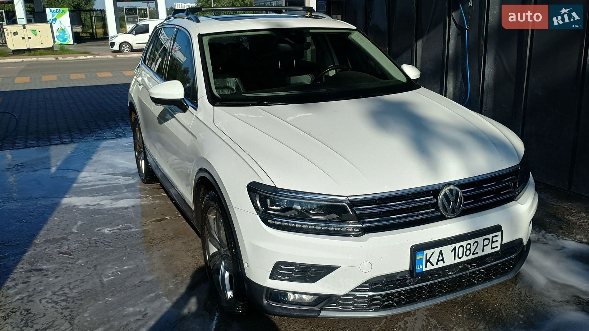Volkswagen Tiguan 2018 VIN WVGZZZ5NZJW930725 фото оголошення 2 з 25
