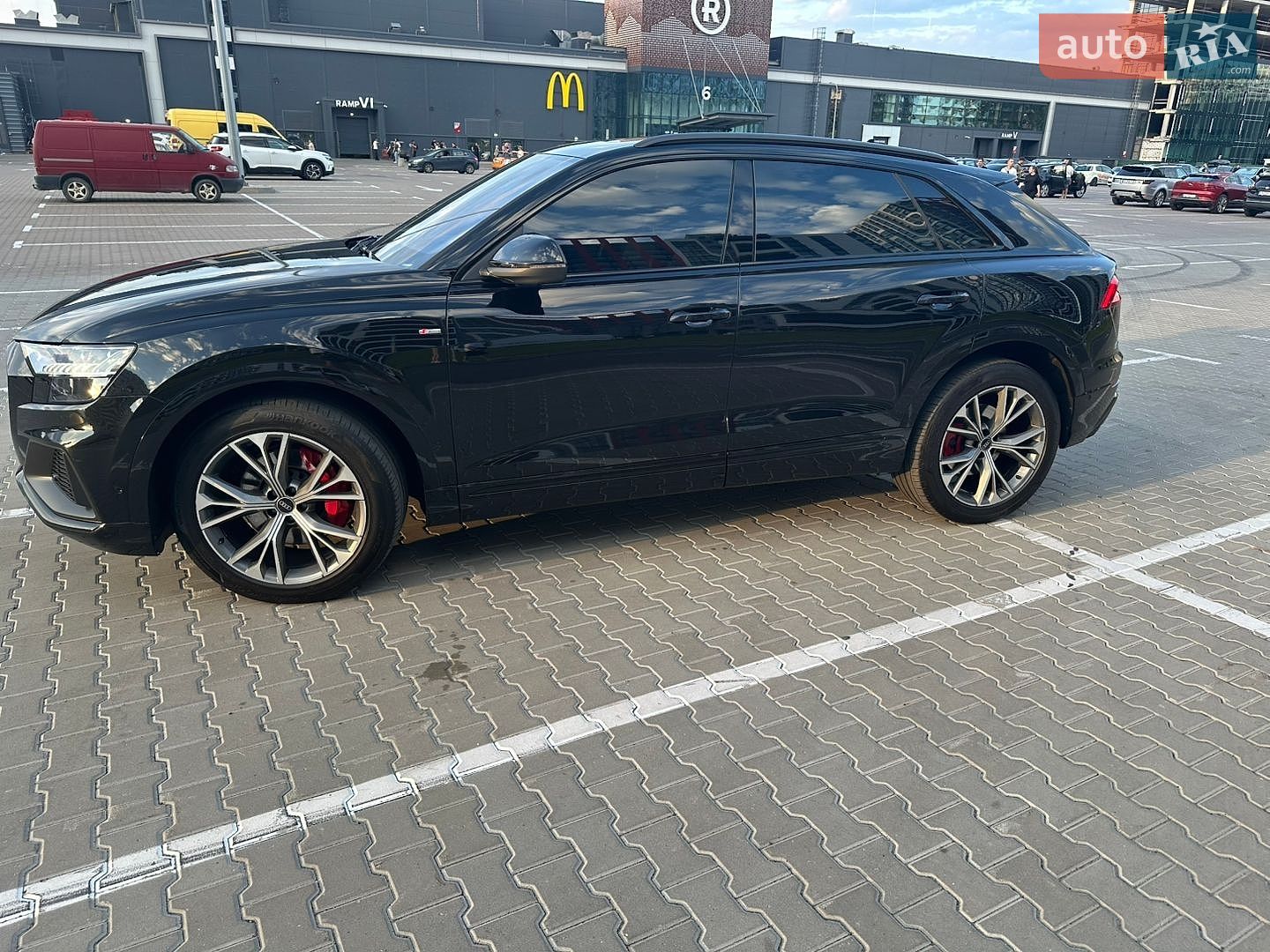Audi Q8 2023 VIN WAUZZZF17PD030971 фото оголошення 4 з 55