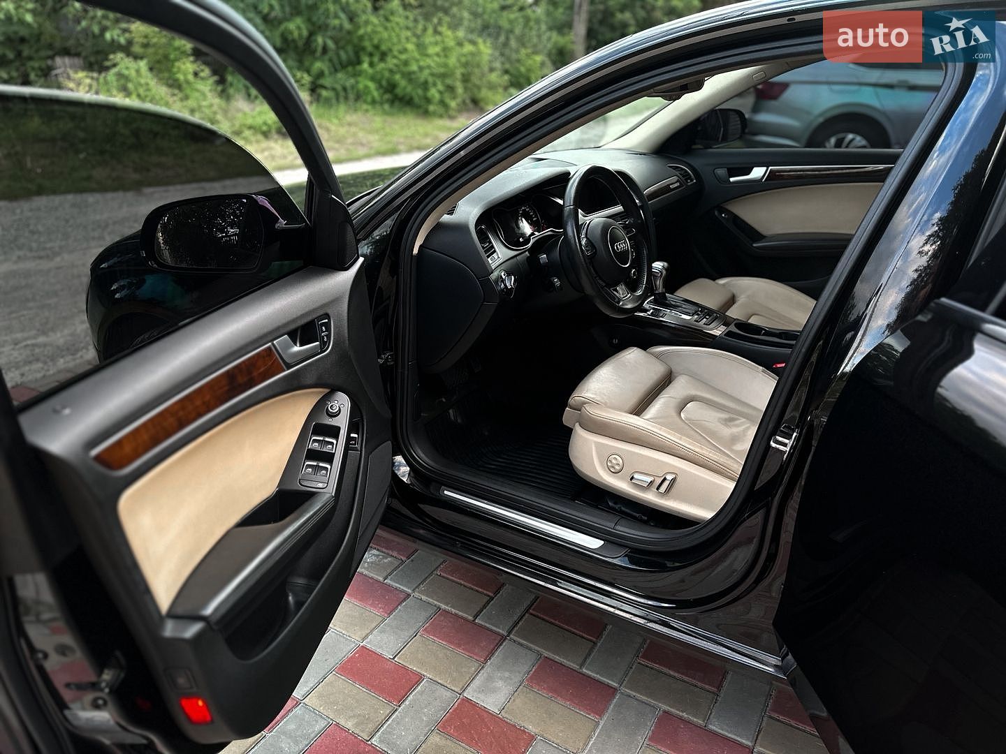 Audi A4 2013 VIN WAUZZZ8K4DN039610 фото оголошення 12 з 19