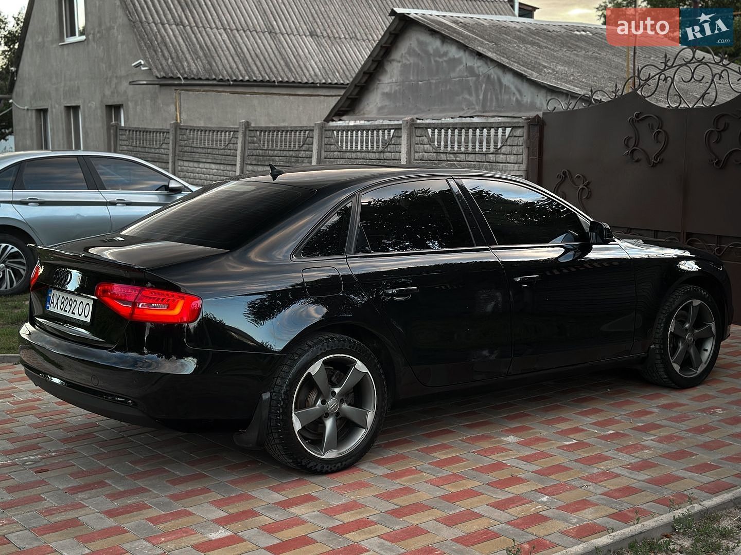 Audi A4 2013 VIN WAUZZZ8K4DN039610 фото оголошення 9 з 19