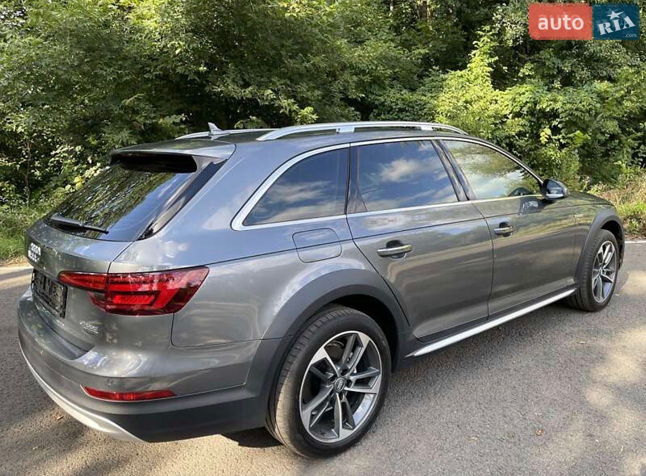 Audi A4 2017 VIN WAUZZZF47HA118139 фото оголошення 6 з 22