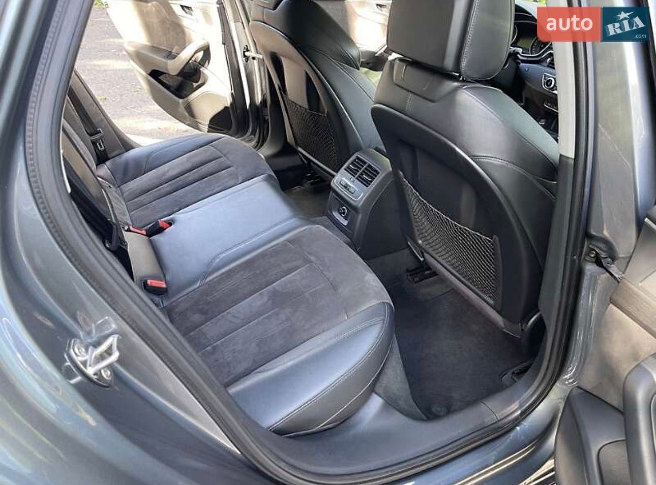 Audi A4 2017 VIN WAUZZZF47HA118139 фото оголошення 10 з 22