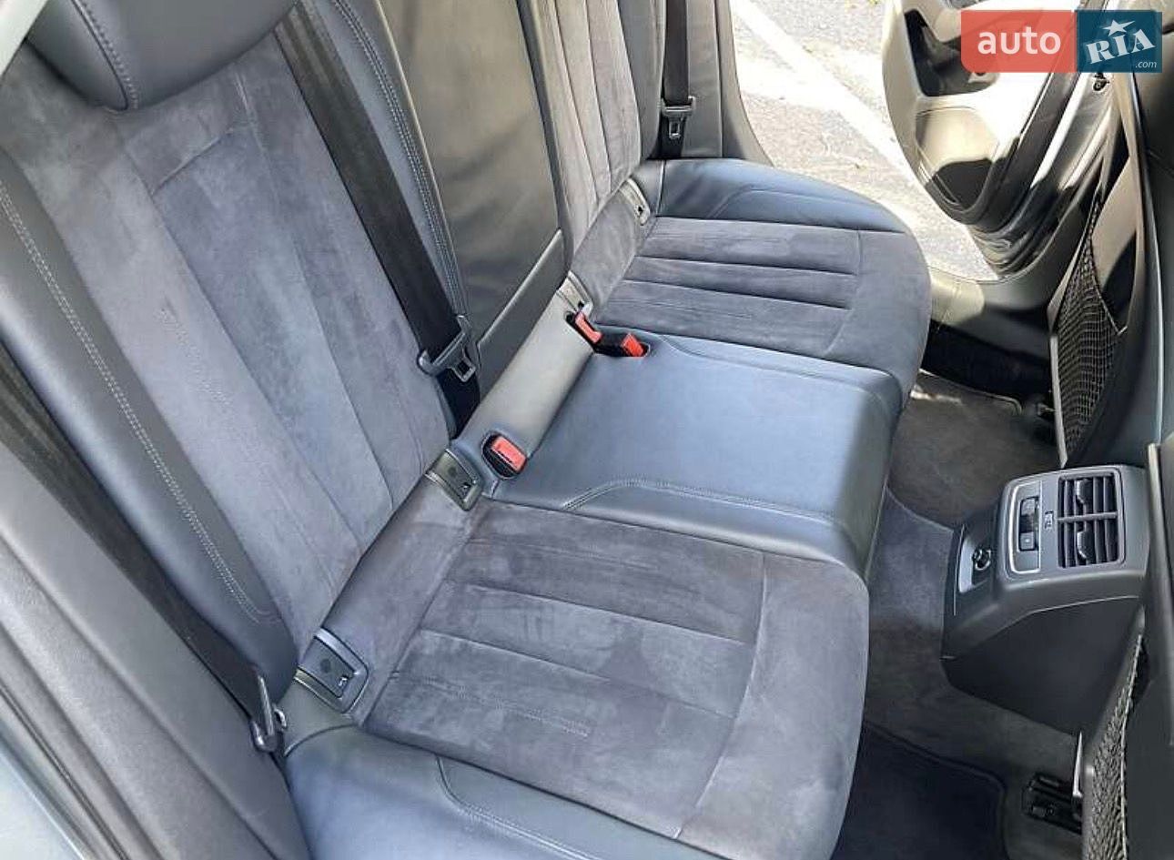 Audi A4 2017 VIN WAUZZZF47HA118139 фото оголошення 13 з 22