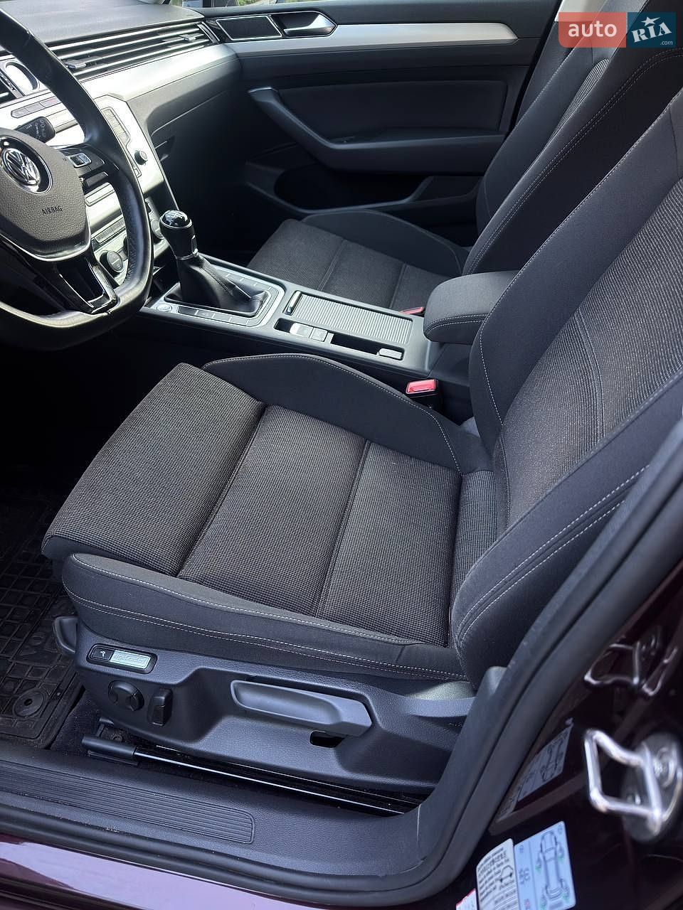Volkswagen Passat 2016 VIN WVWZZZ3CZHE091750 фото оголошення 17 з 31