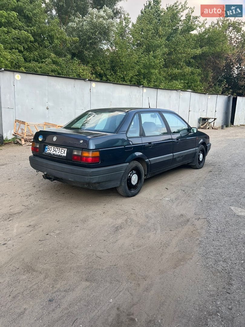 Volkswagen Passat 1989 VIN WVWZZZ31ZKE143059 фото оголошення 3 з 12