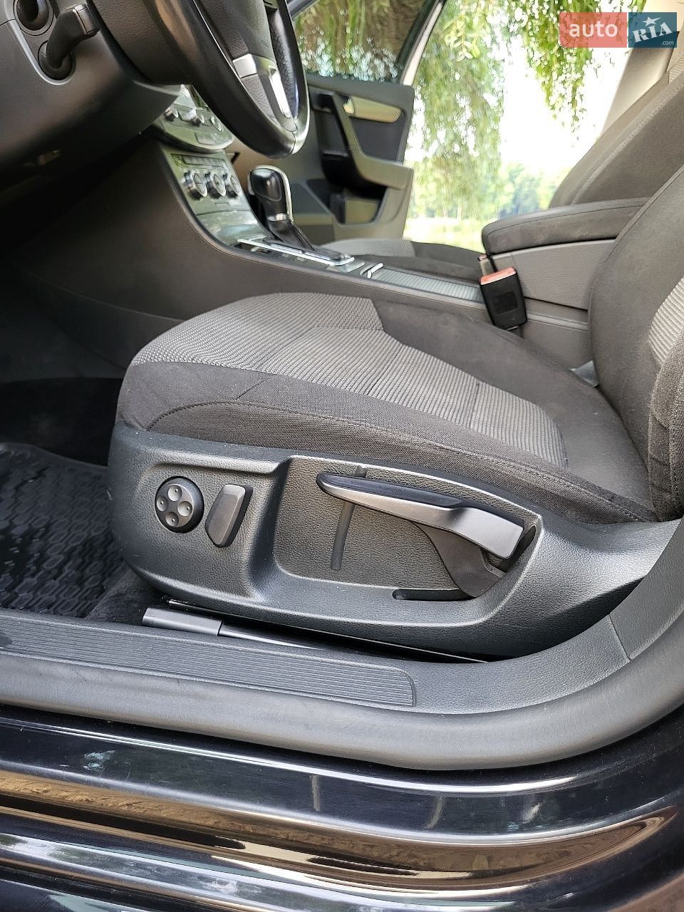 Volkswagen Passat 2012 VIN WVWZZZ3CZCE175582 фото оголошення 13 з 33