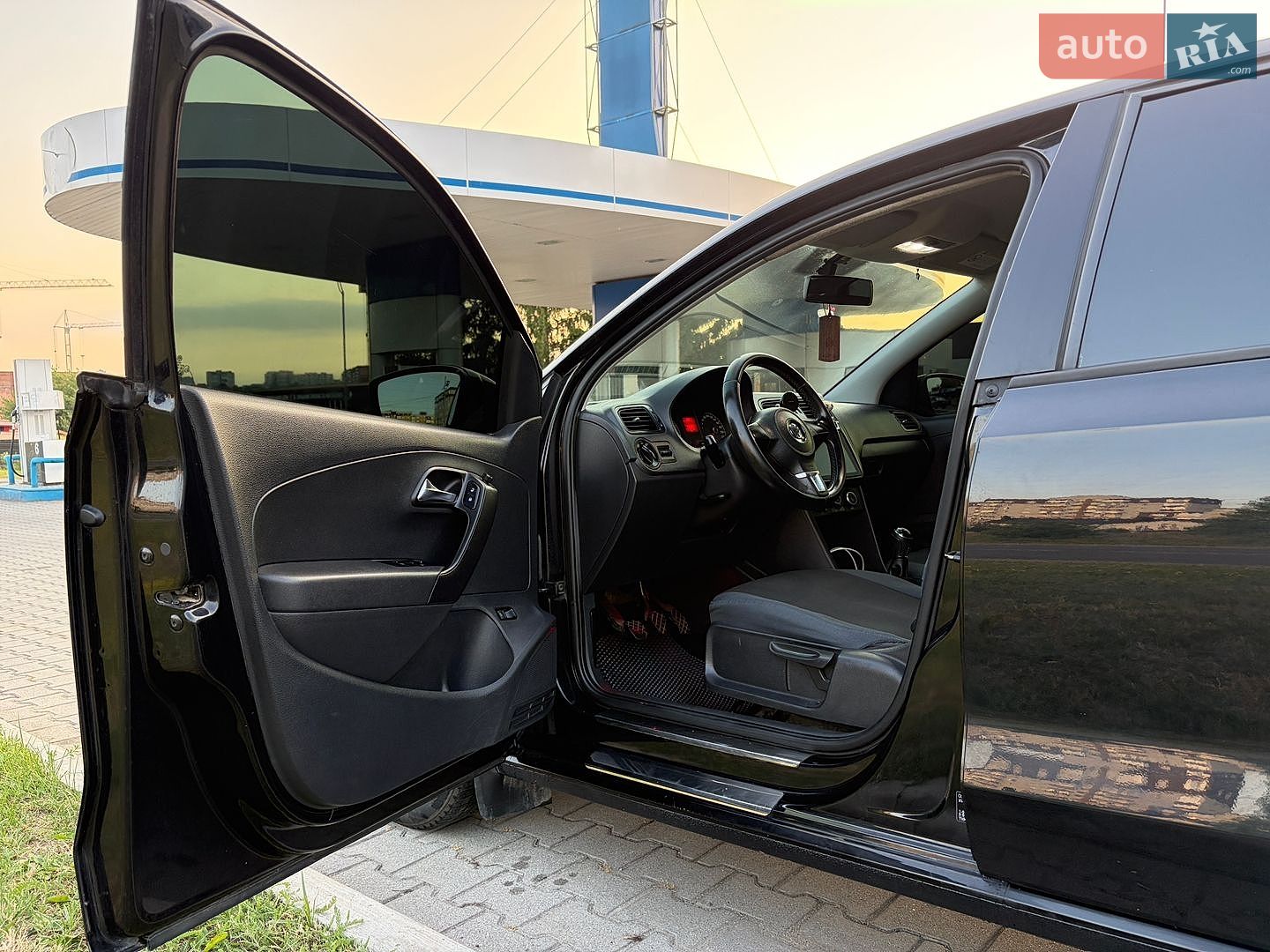 Volkswagen Polo 2012 VIN XW8ZZZ61ZDG026996 фото оголошення 6 з 7