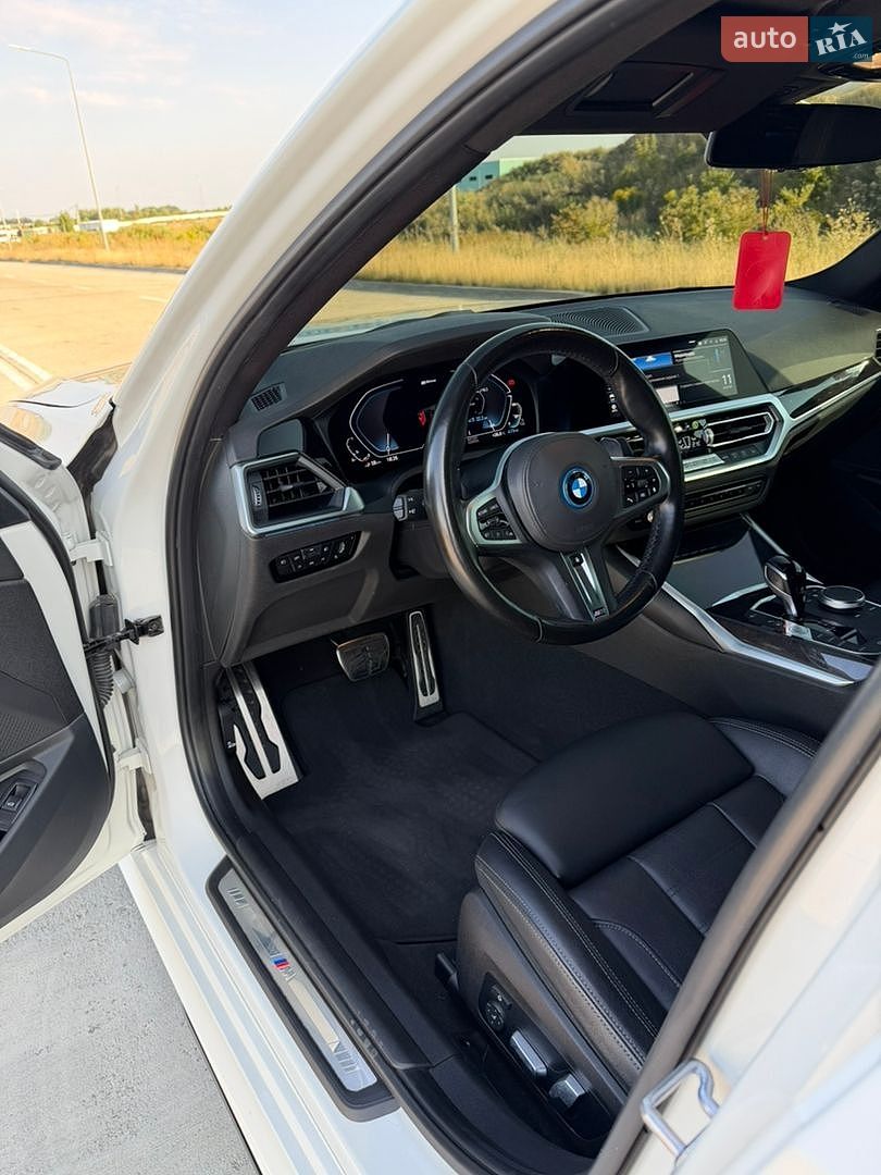BMW 3 Series 2022 VIN 3MW5P7J06N8C77321 фото оголошення 11 з 12