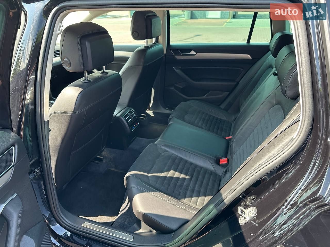 Volkswagen Passat 2017 VIN WVWZZZ3CZJE096129 фото оголошення 8 з 13