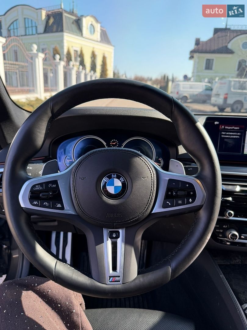BMW 5 Series 2017 VIN WBAJC9101HG942699 фото оголошення 3 з 30