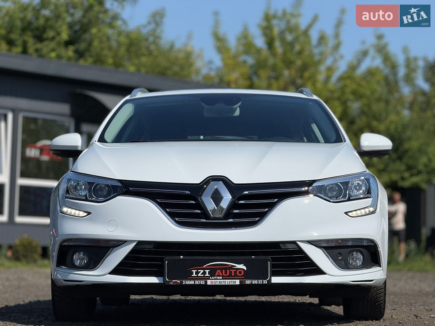 Renault Megane 2018 VIN VF1RFB00061272115 фото оголошення 2 з 79