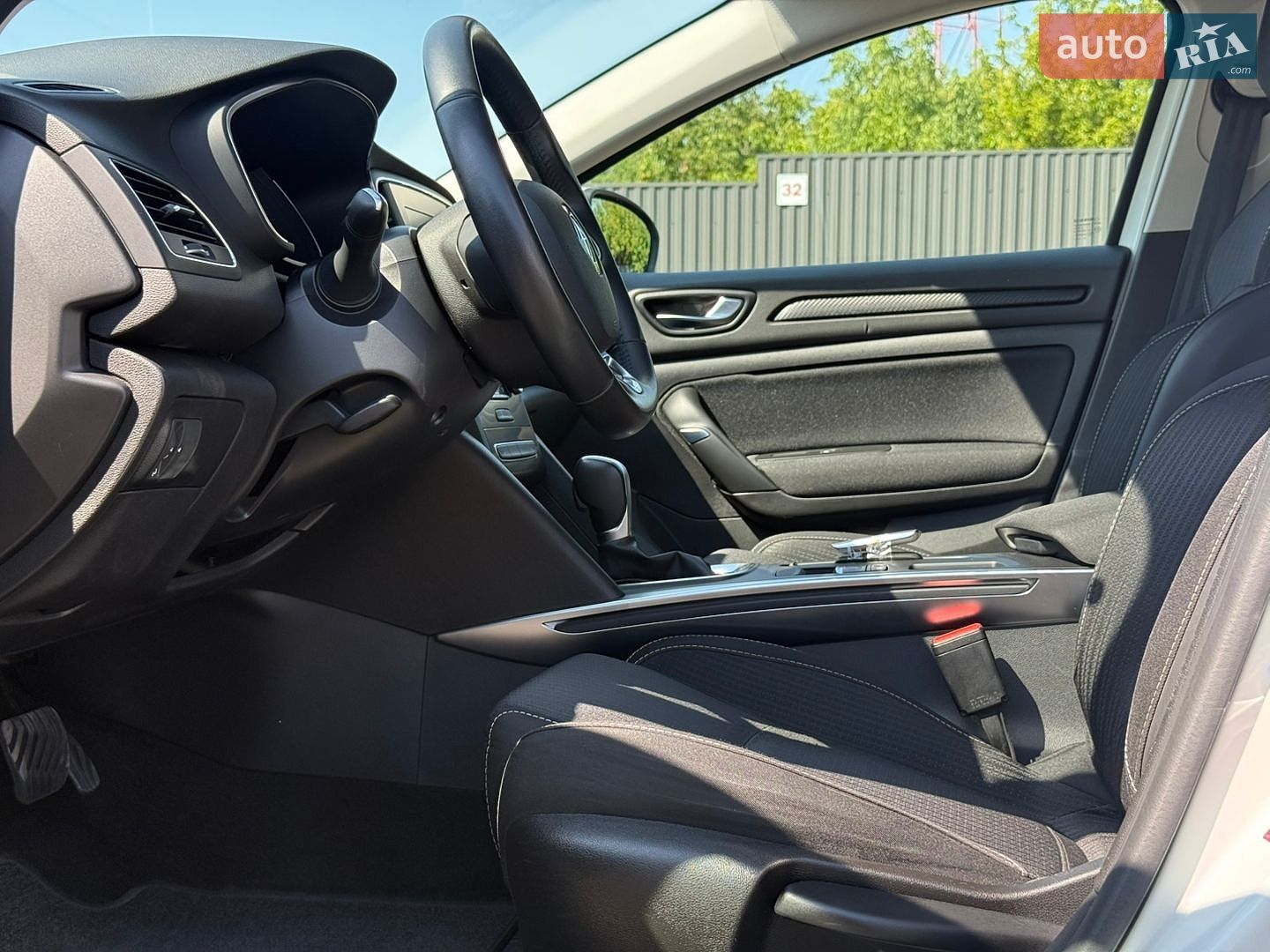 Renault Megane 2018 VIN VF1RFB00061272115 фото оголошення 23 з 79