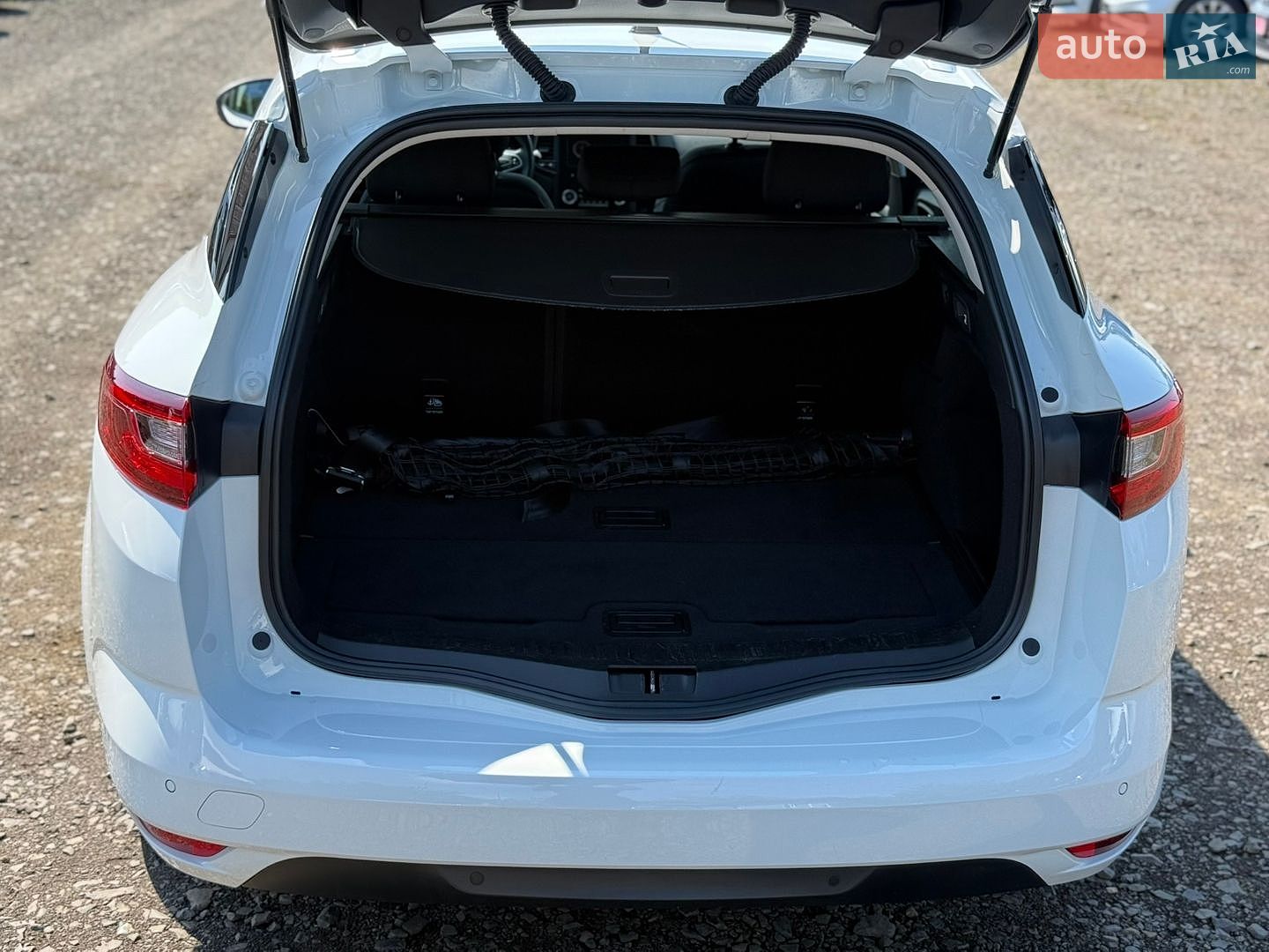 Renault Megane 2018 VIN VF1RFB00061272115 фото оголошення 33 з 79