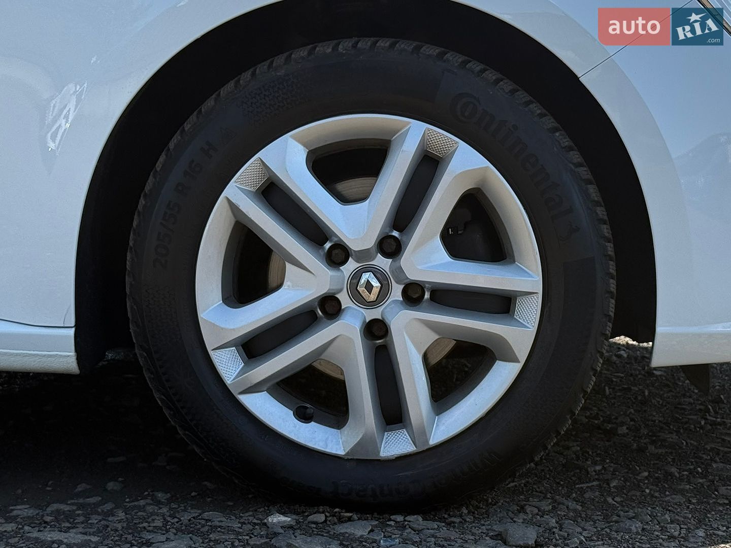 Renault Megane 2018 VIN VF1RFB00061272115 фото оголошення 19 з 79
