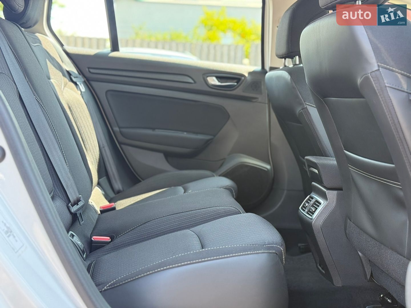 Renault Megane 2018 VIN VF1RFB00061272115 фото оголошення 37 з 79