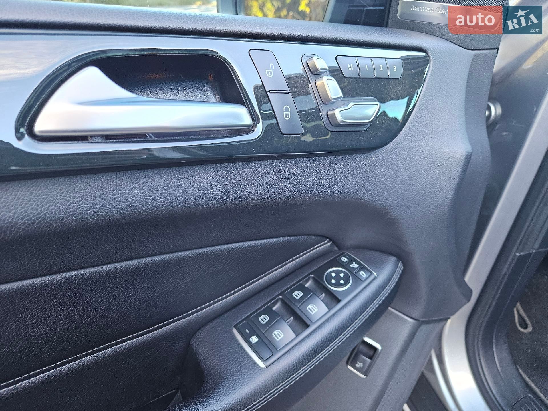 Mercedes-Benz GLE-Class 2015 VIN 4JGDA0EB6GA692337 фото оголошення 34 з 50