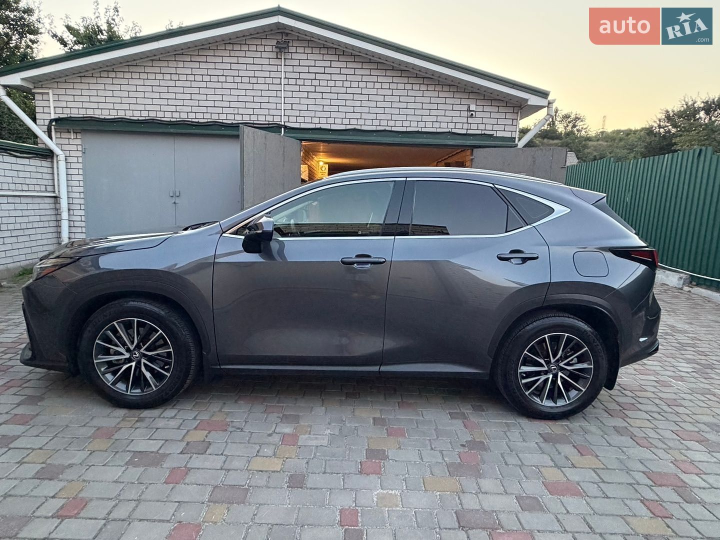 Lexus NX 2021 VIN JTJCDBEZ202001009 фото оголошення 2 з 17