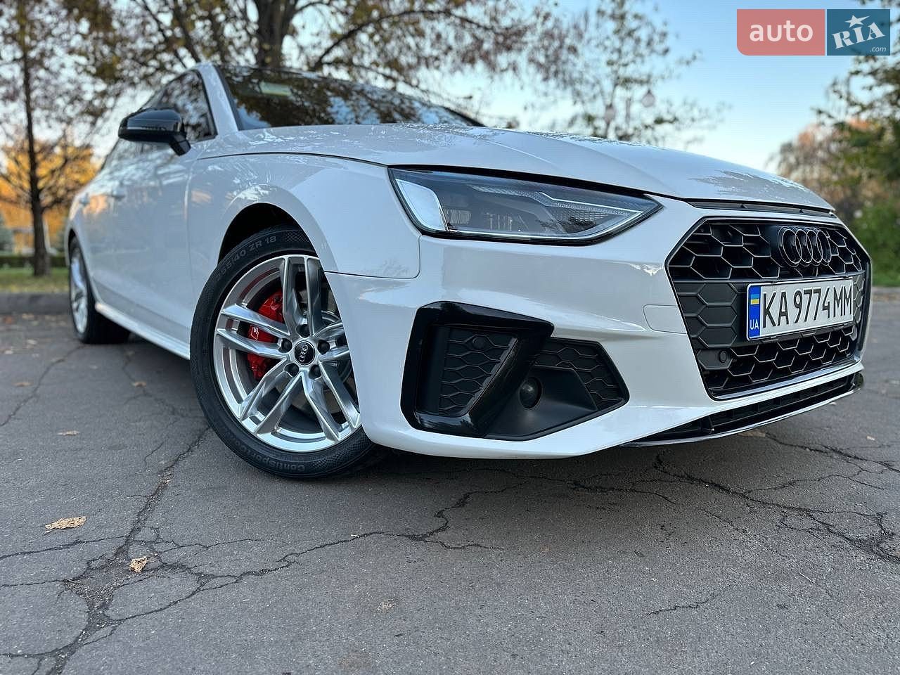 Audi A4 2019 VIN WAUDNAF40LN005674 фото оголошення 29 з 63