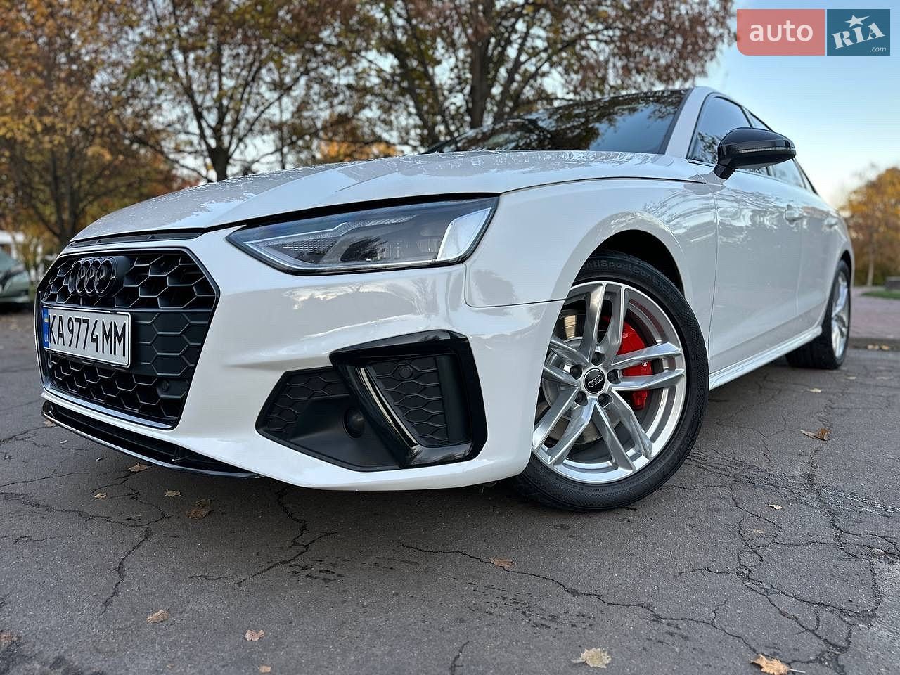 Audi A4 2019 VIN WAUDNAF40LN005674 фото оголошення 26 з 63