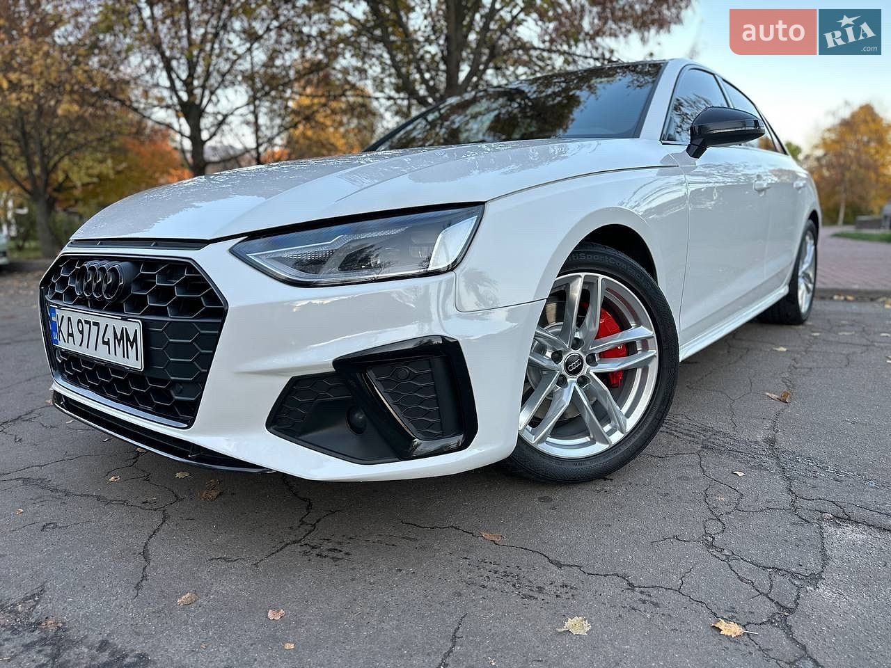 Audi A4 2019 VIN WAUDNAF40LN005674 фото оголошення 28 з 63