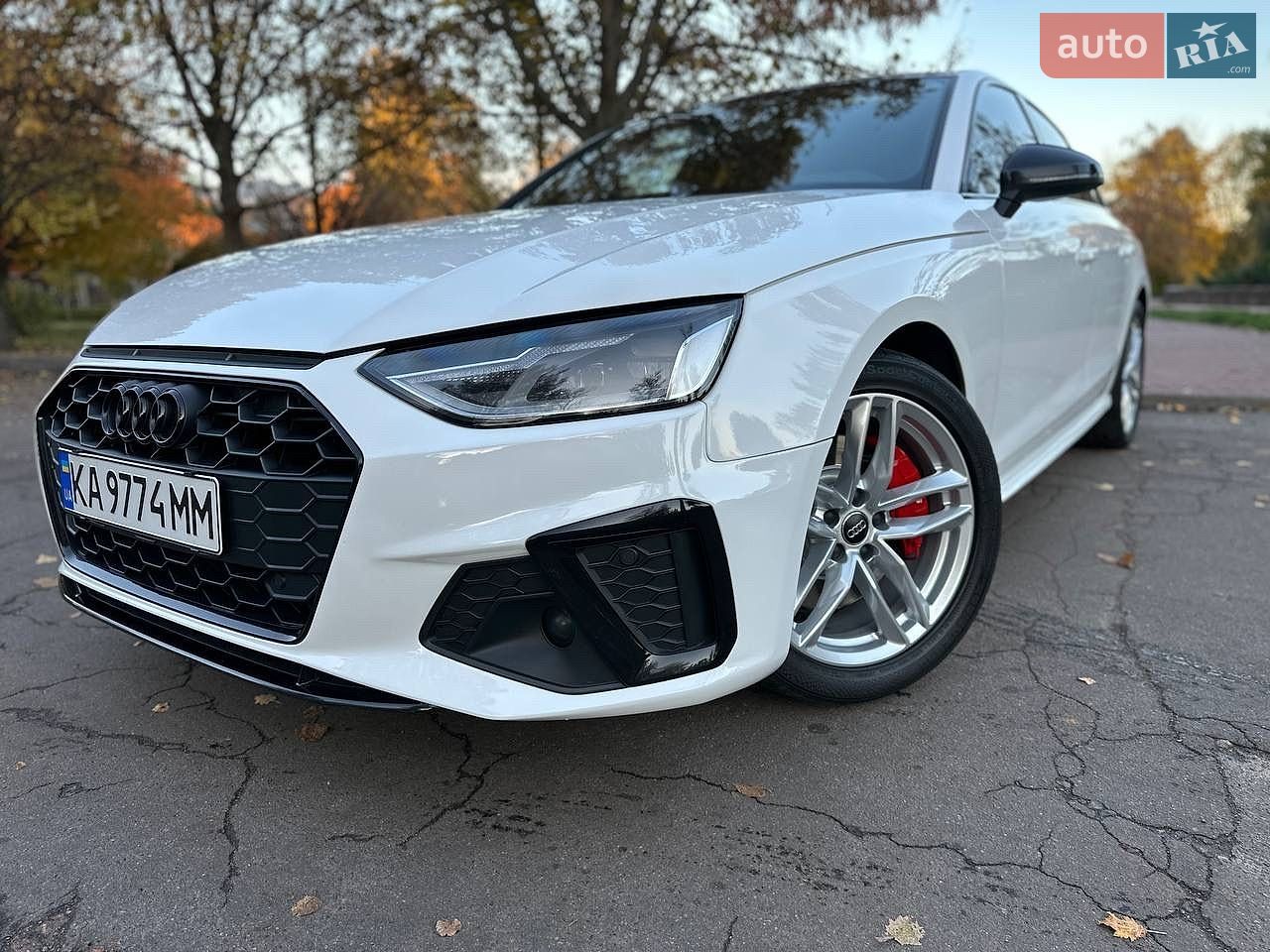 Audi A4 2019 VIN WAUDNAF40LN005674 фото оголошення 27 з 63