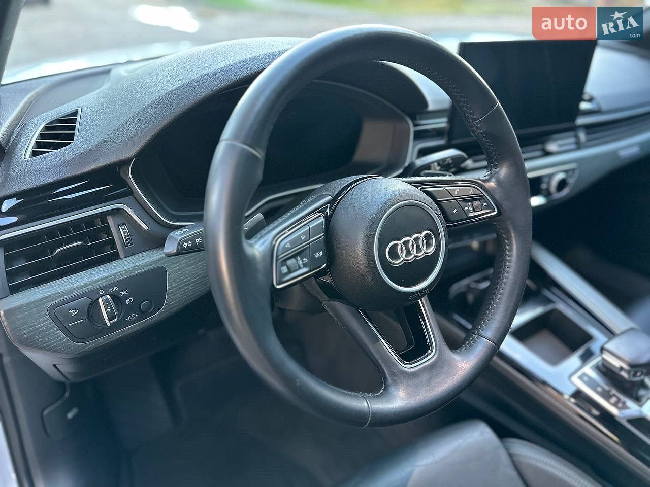 Audi A4 2019 VIN WAUDNAF40LN005674 фото оголошення 43 з 63