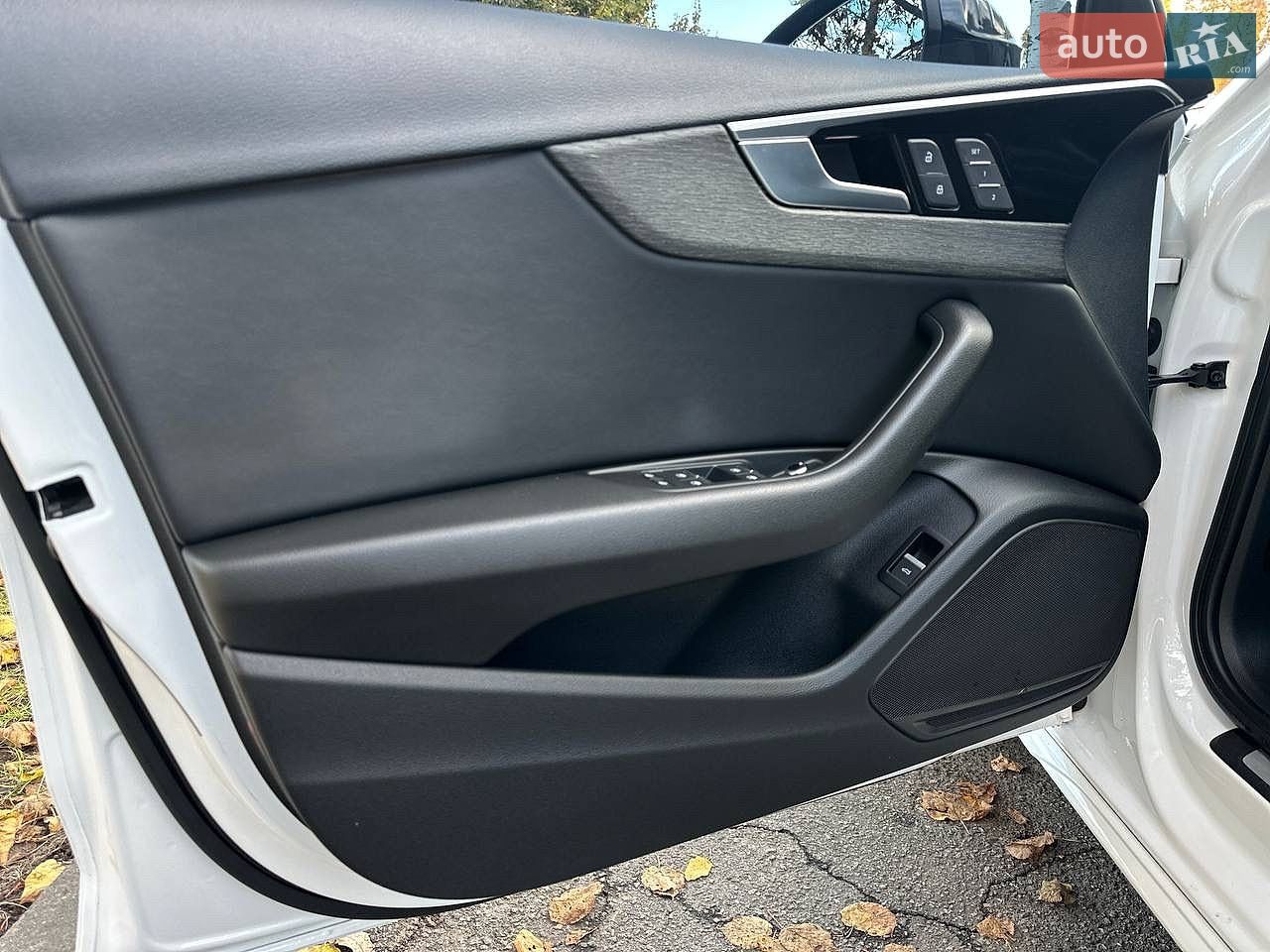 Audi A4 2019 VIN WAUDNAF40LN005674 фото оголошення 61 з 63