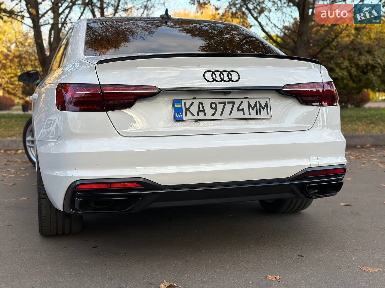 Audi A4 2019 VIN WAUDNAF40LN005674 фото оголошення 24 з 63