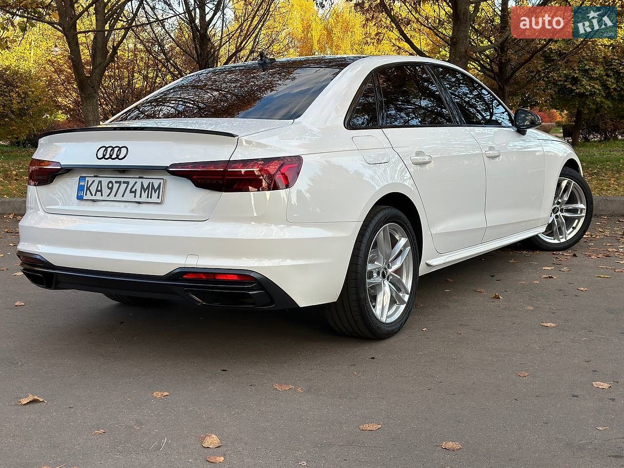 Audi A4 2019 VIN WAUDNAF40LN005674 фото оголошення 21 з 63