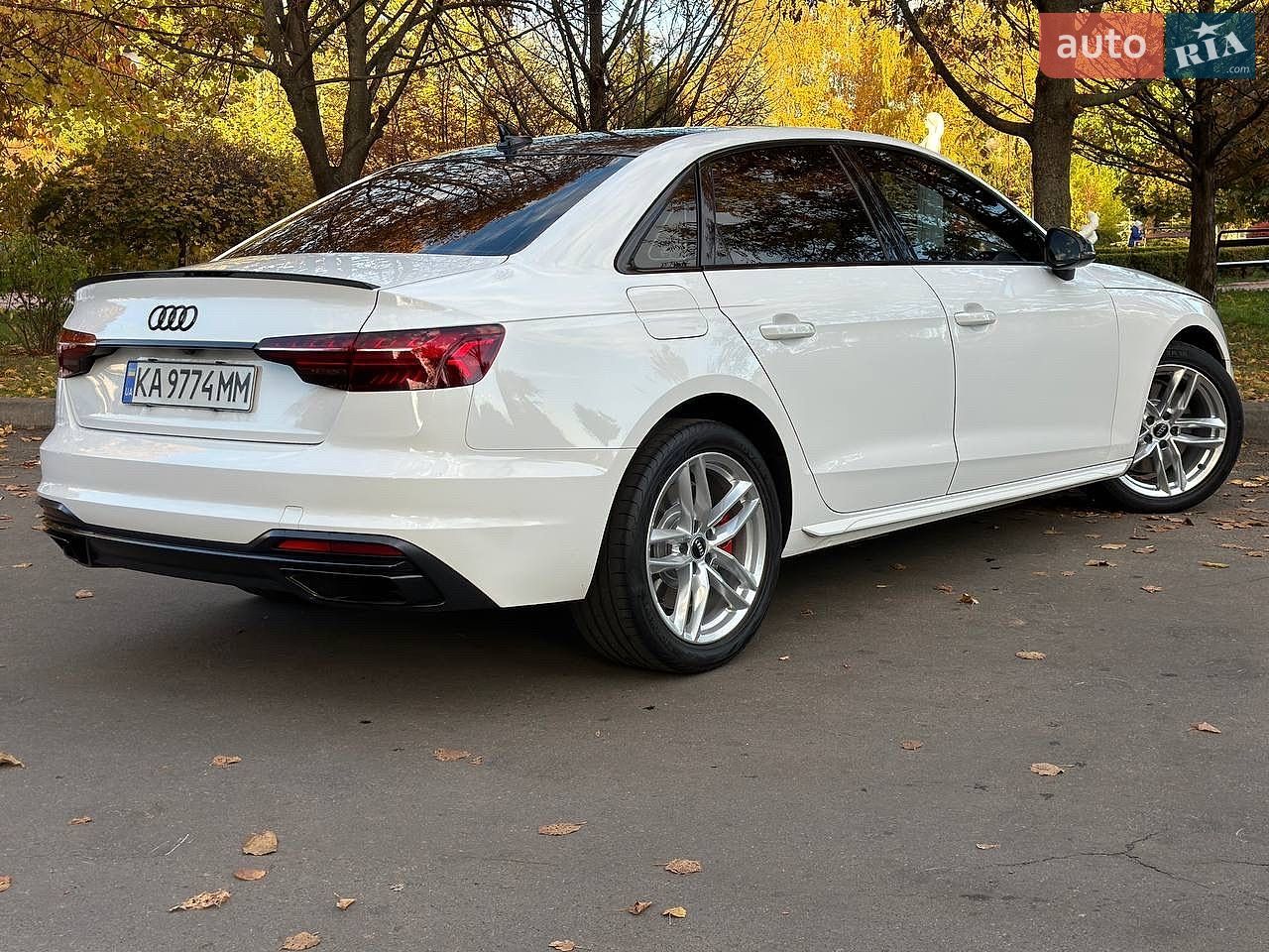 Audi A4 2019 VIN WAUDNAF40LN005674 фото оголошення 20 з 63