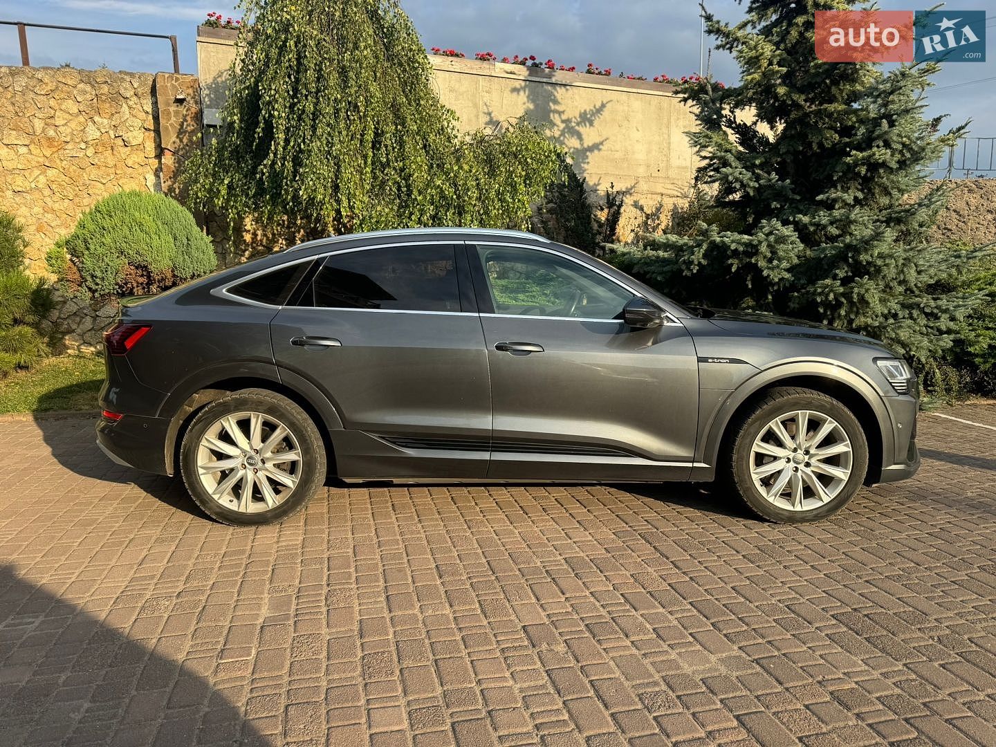 Audi e-tron Sportback 2020 VIN WAUZZZGE1LB037079 фото оголошення 5 з 69
