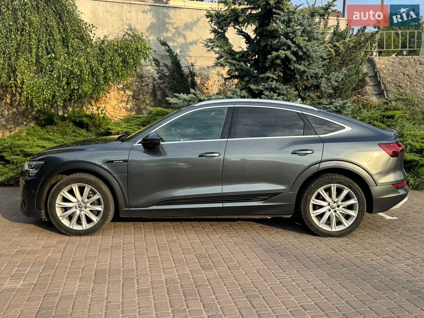 Audi e-tron Sportback 2020 VIN WAUZZZGE1LB037079 фото оголошення 4 з 69