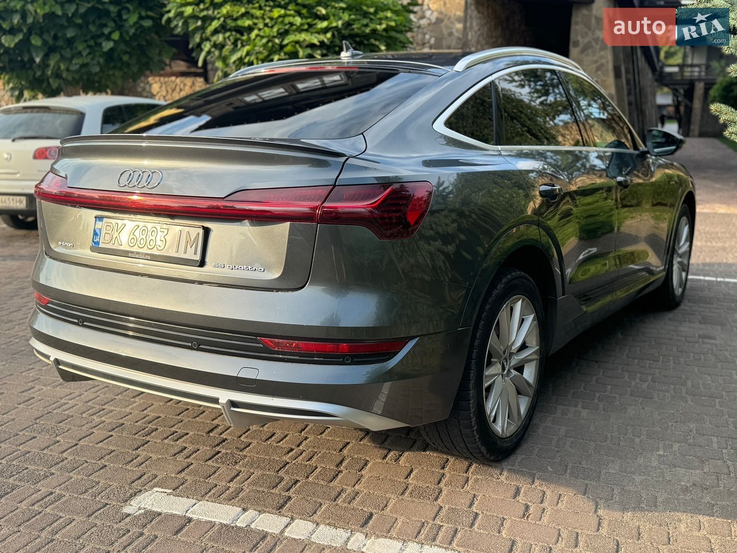 Audi e-tron Sportback 2020 VIN WAUZZZGE1LB037079 фото оголошення 3 з 69