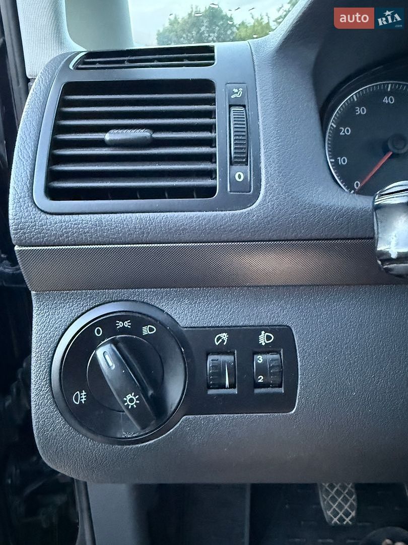 Volkswagen Touran 2008 VIN WVGZZZ1TZ9W020886 фото оголошення 30 з 38