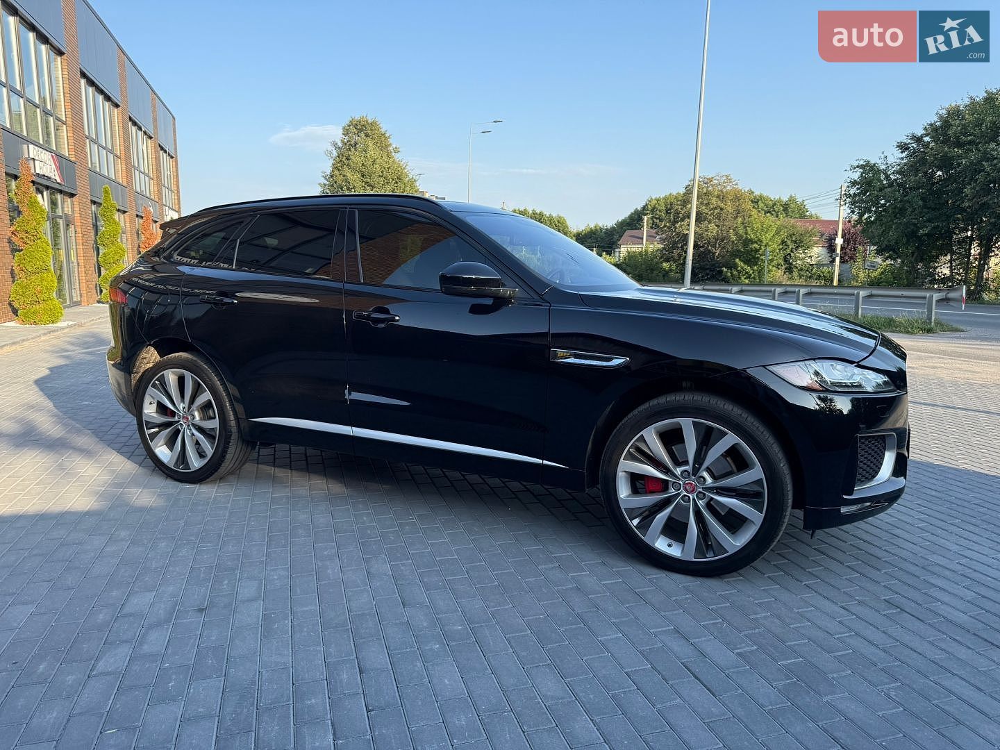 Jaguar F-Pace 2018 VIN SADCM2FVXJA298847 фото оголошення 2 з 26