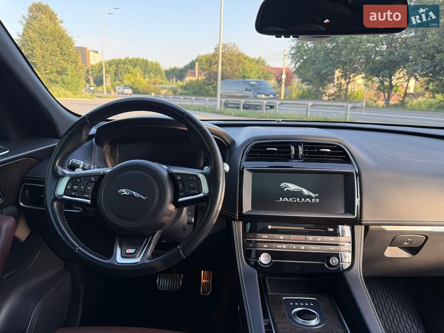 Jaguar F-Pace 2018 VIN SADCM2FVXJA298847 фото оголошення 13 з 26