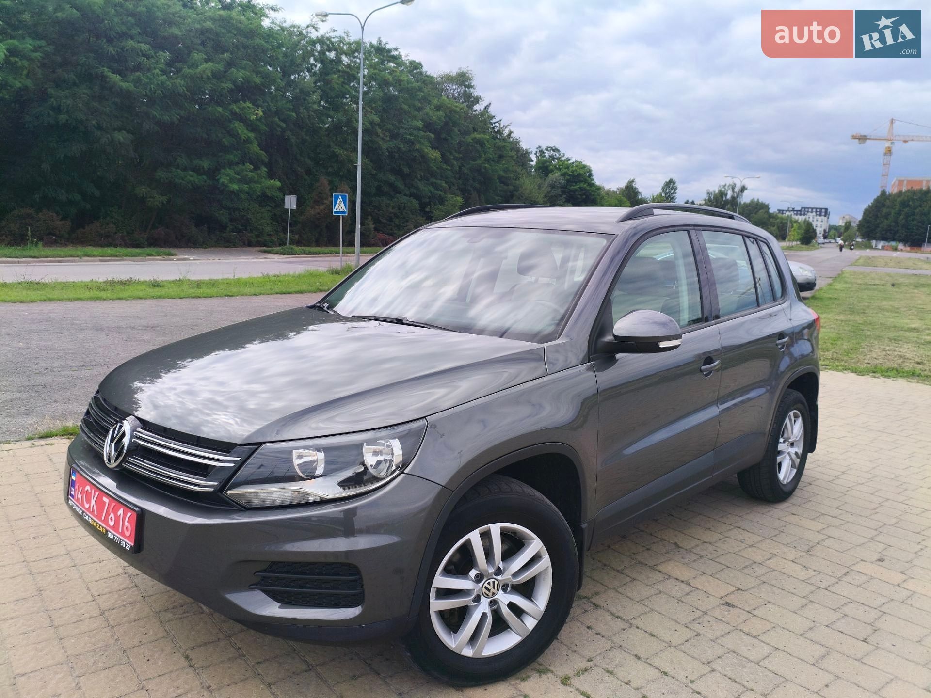 Volkswagen Tiguan 2016 VIN WVGBV7AXXGW594923 фото оголошення 2 з 27