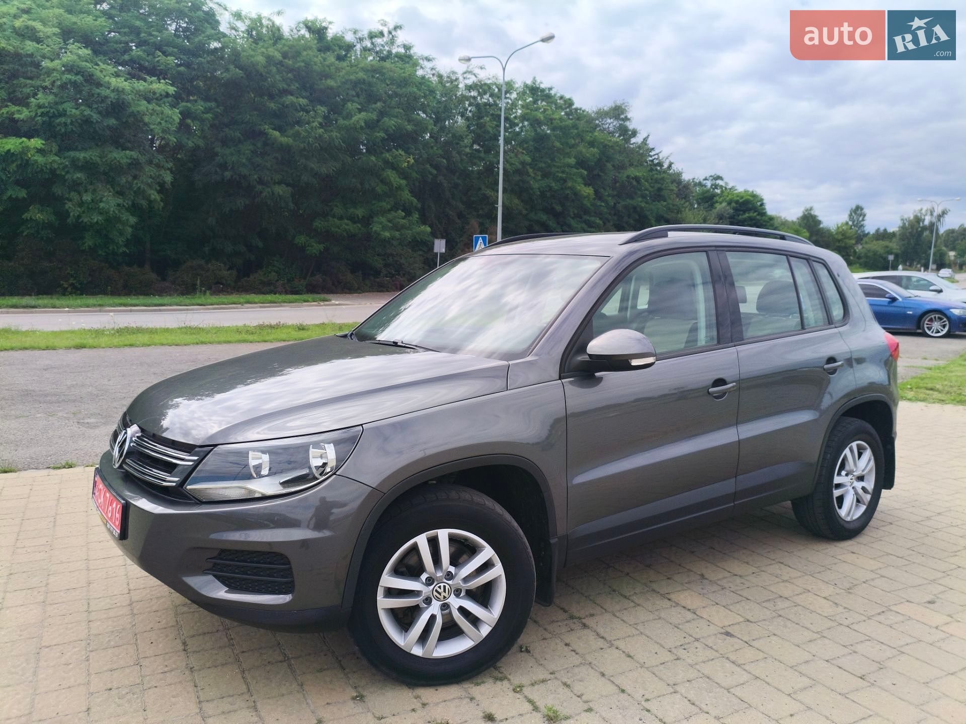 Volkswagen Tiguan 2016 VIN WVGBV7AXXGW594923 фото оголошення 4 з 27