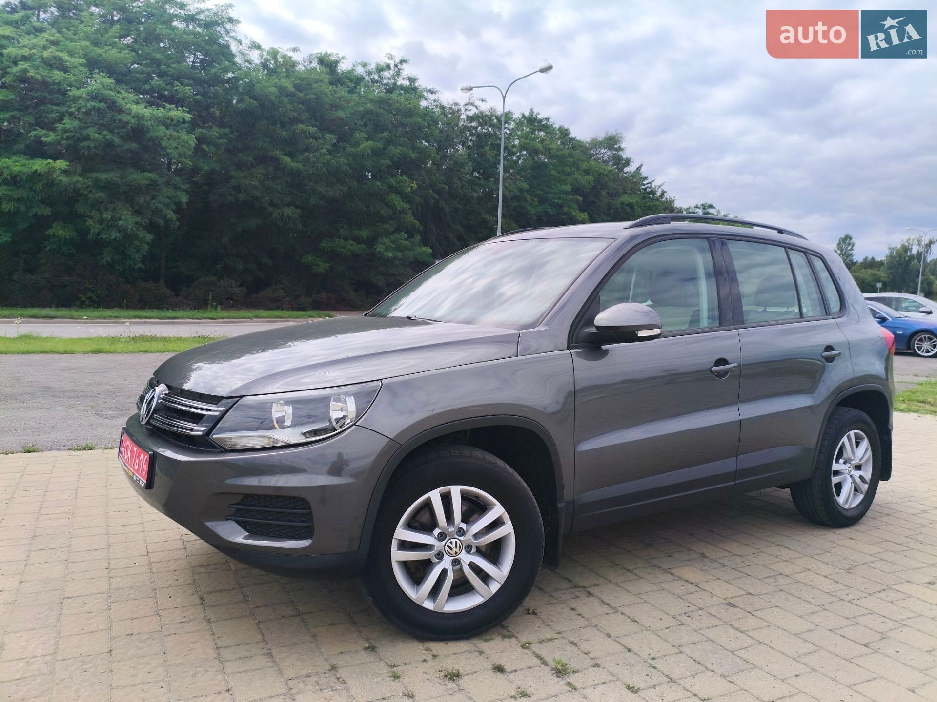 Volkswagen Tiguan 2016 VIN WVGBV7AXXGW594923 фото оголошення 11 з 27