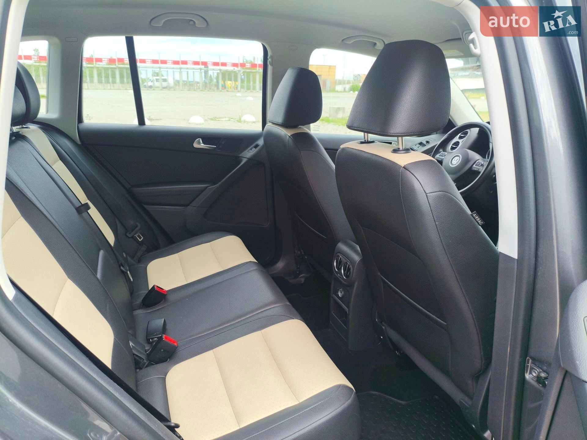 Volkswagen Tiguan 2016 VIN WVGBV7AXXGW594923 фото оголошення 15 з 27
