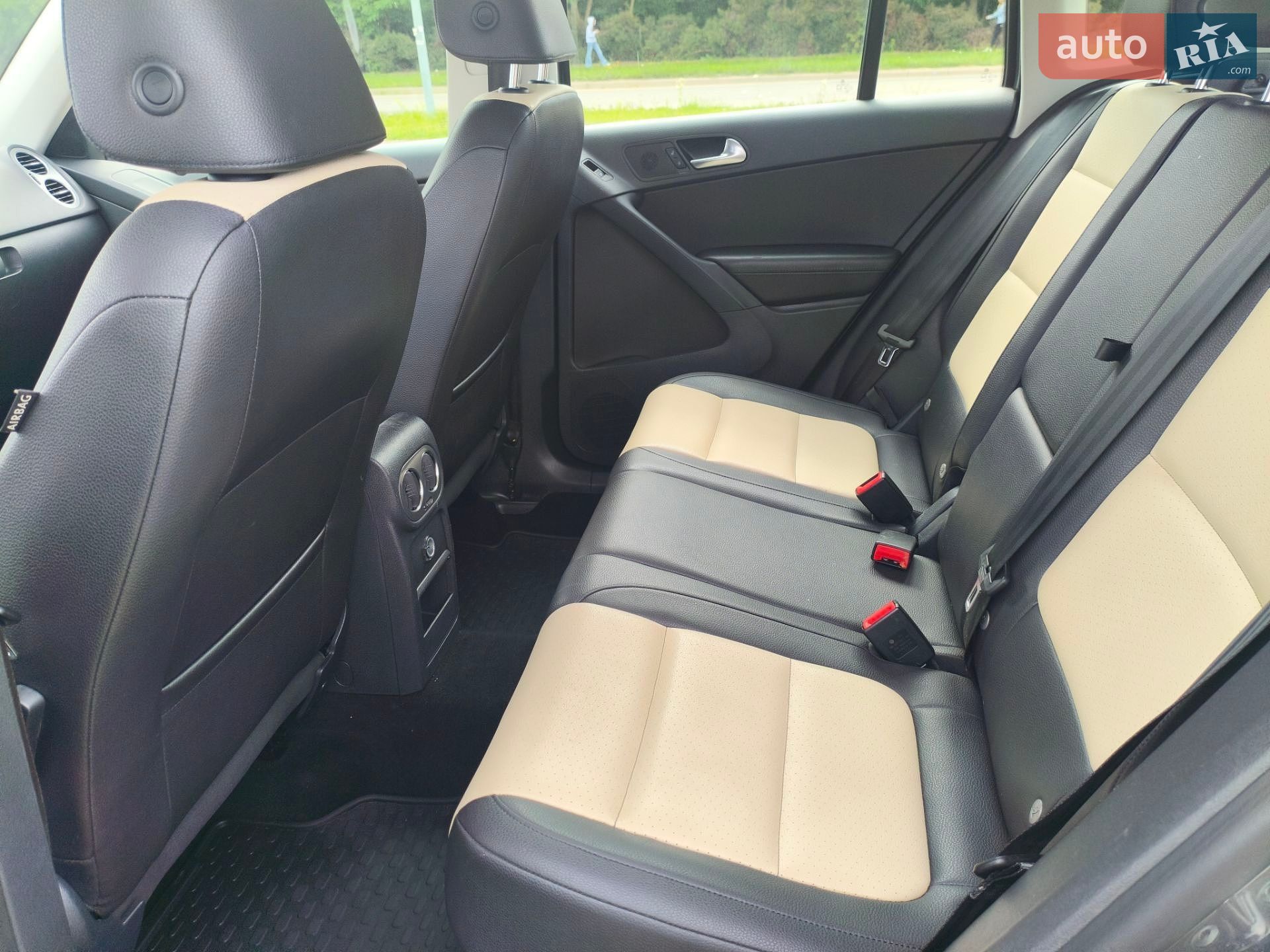Volkswagen Tiguan 2016 VIN WVGBV7AXXGW594923 фото оголошення 18 з 27