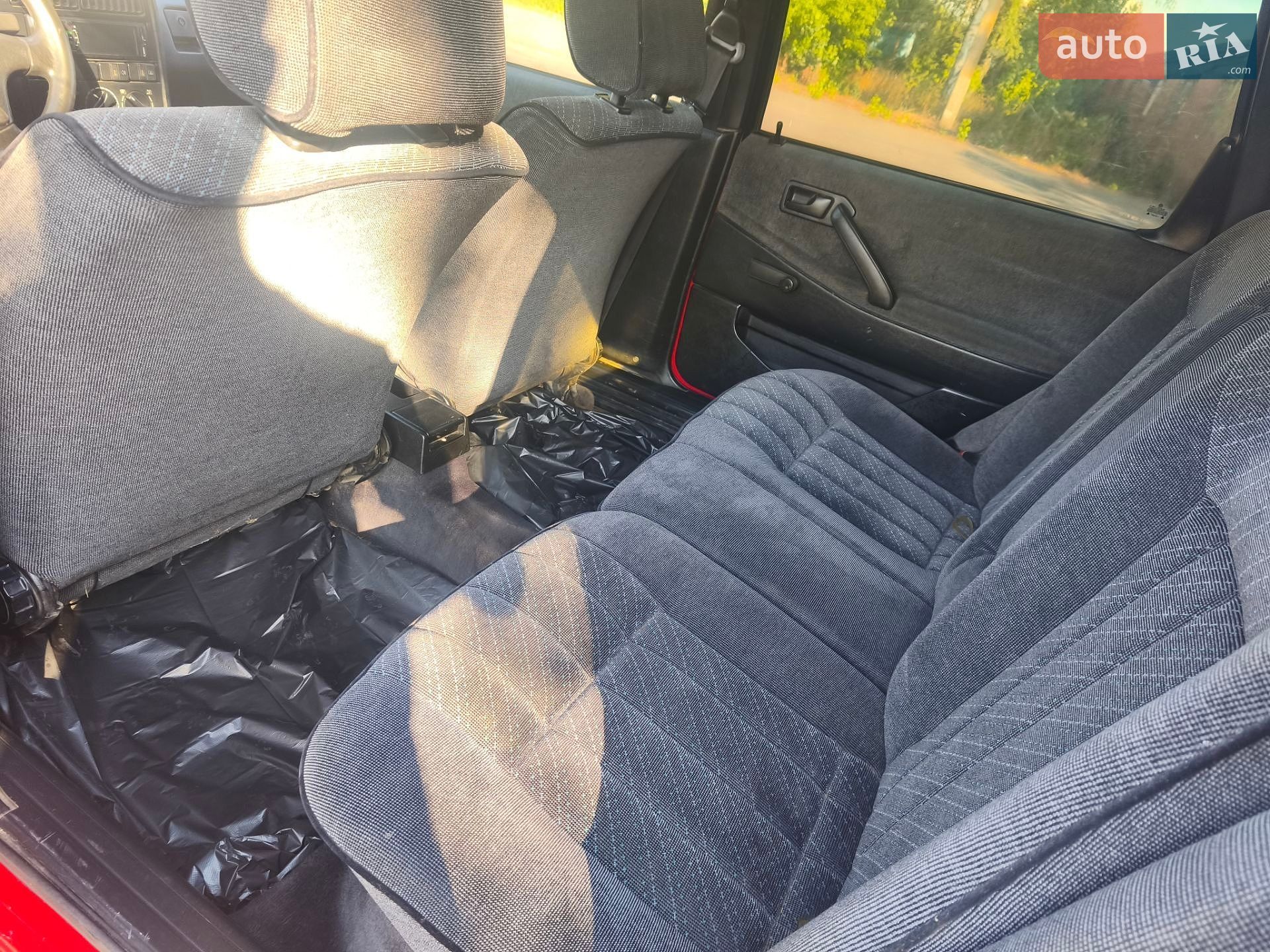 Volkswagen Passat 1992 VIN WVWZZX31ZNE070911 фото оголошення 17 з 33