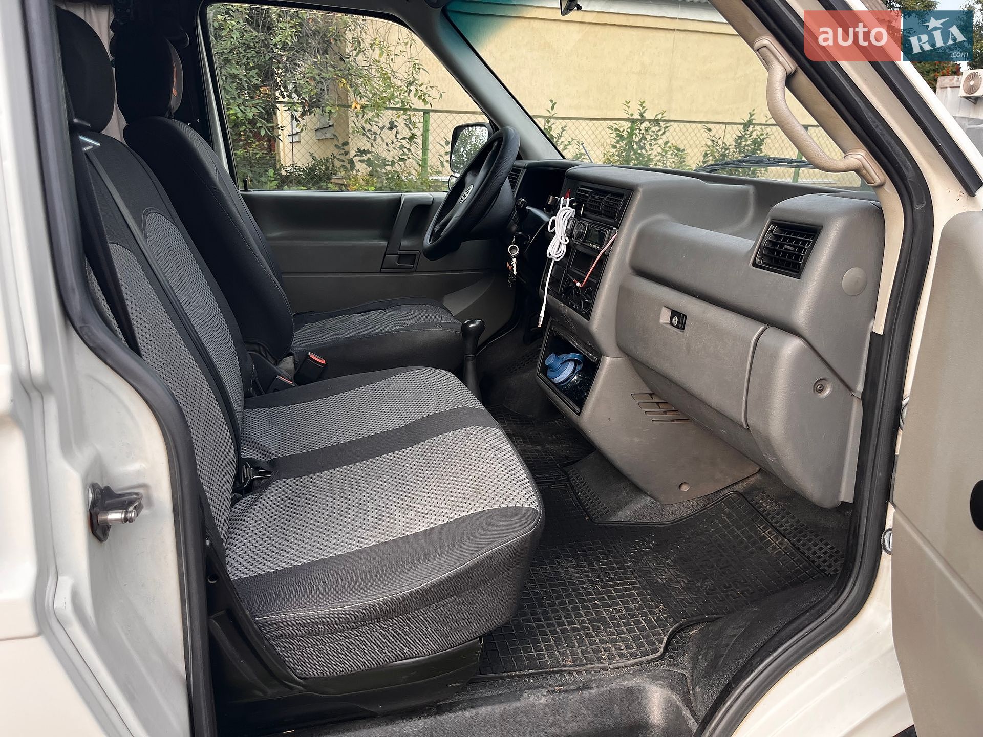 Volkswagen Transporter 2001 VIN WV1ZZZ70Z1H081158 фото оголошення 5 з 6