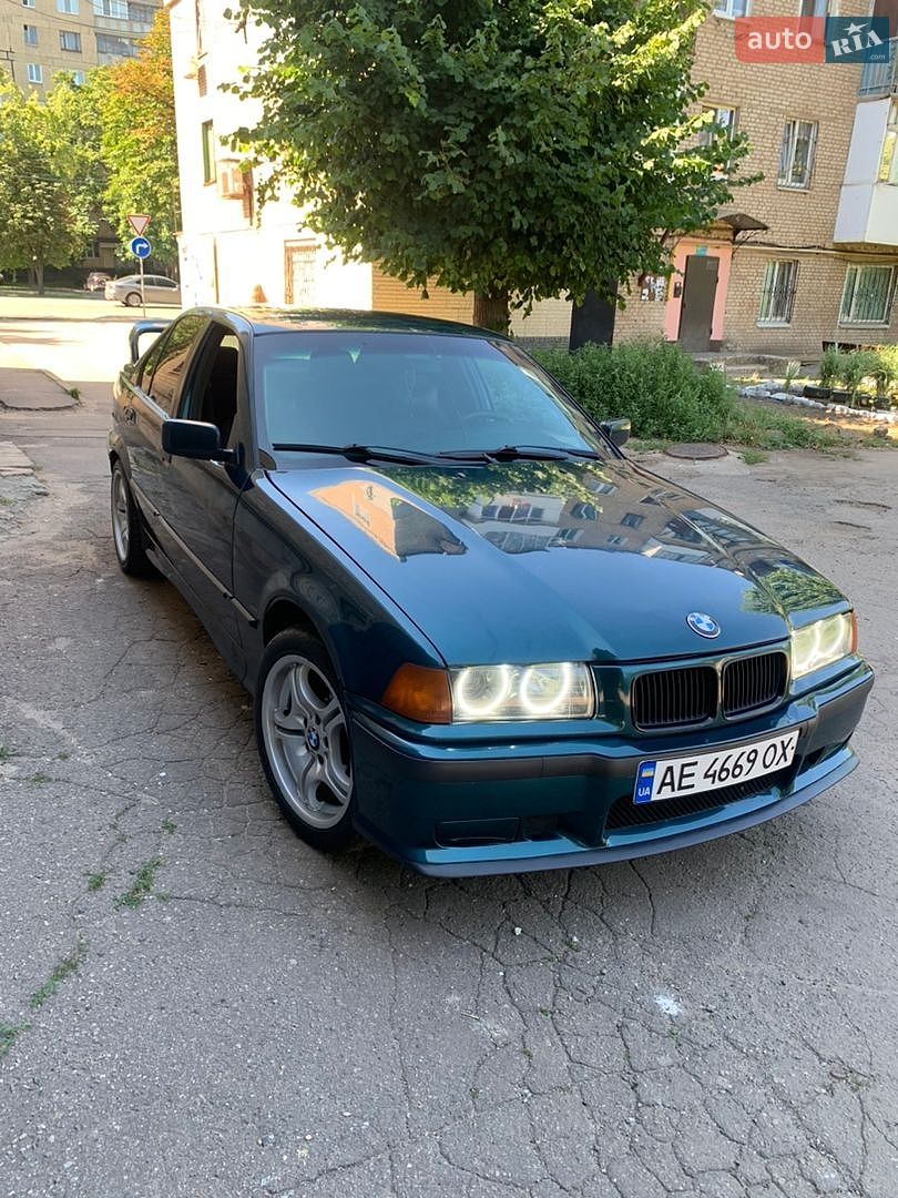 BMW 3 Series 1996 VIN WBACA71090CG08261 фото оголошення 3 з 12