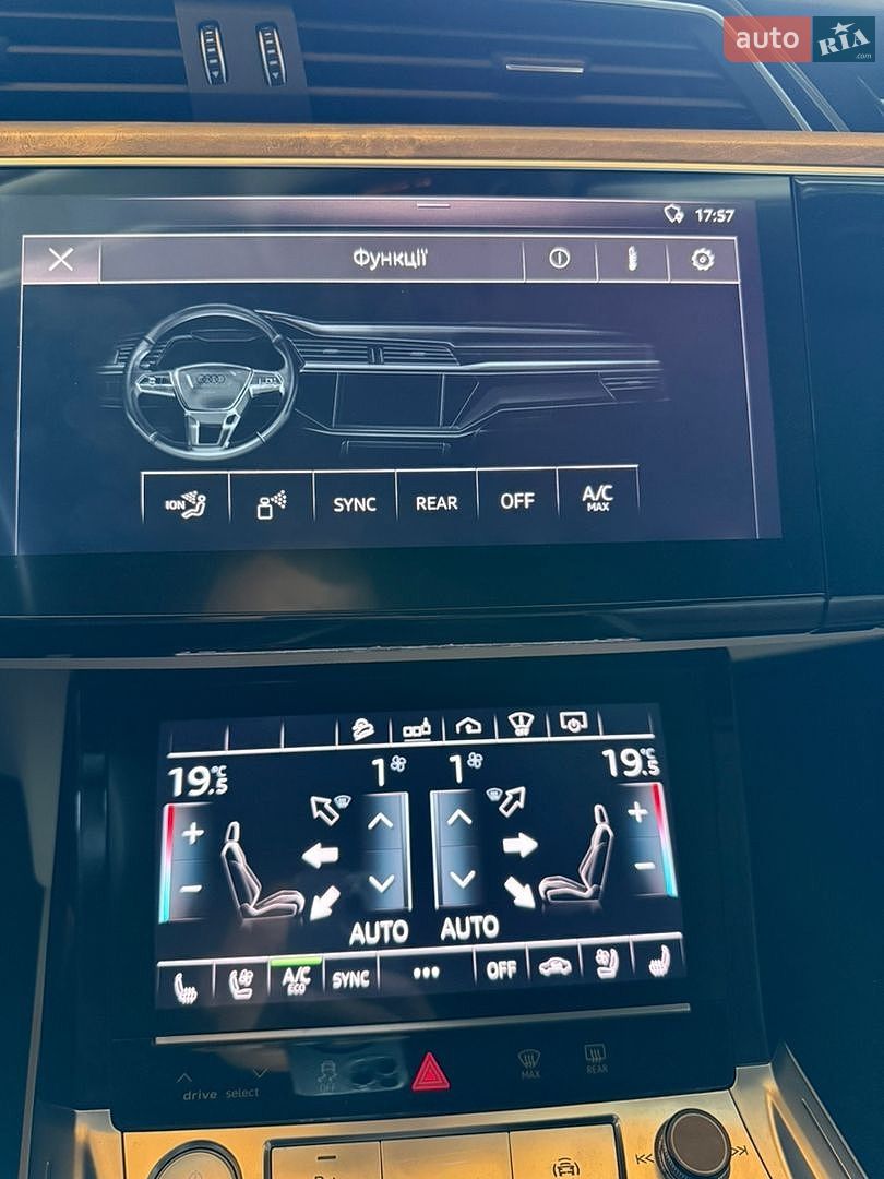 Audi e-tron 2019 VIN WA1VAAGE8KB010044 фото оголошення 30 з 43