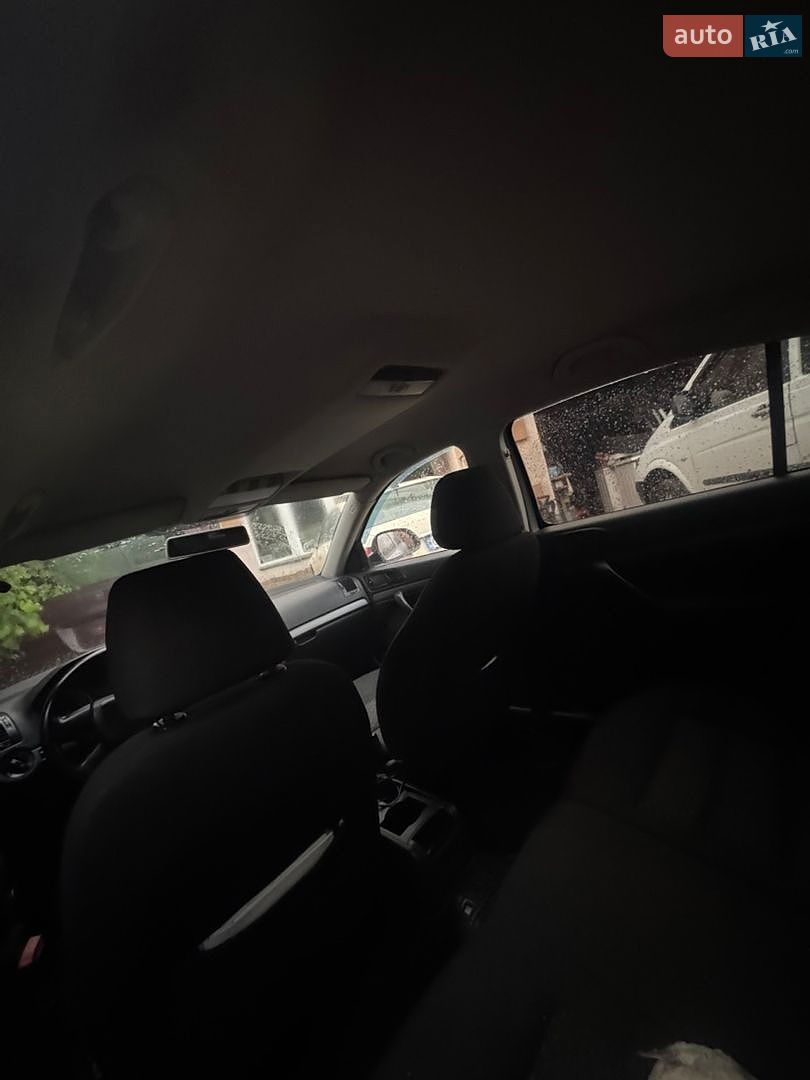 Skoda Octavia 2011 VIN TMBDT61Z8B2119480 фото оголошення 5 з 13