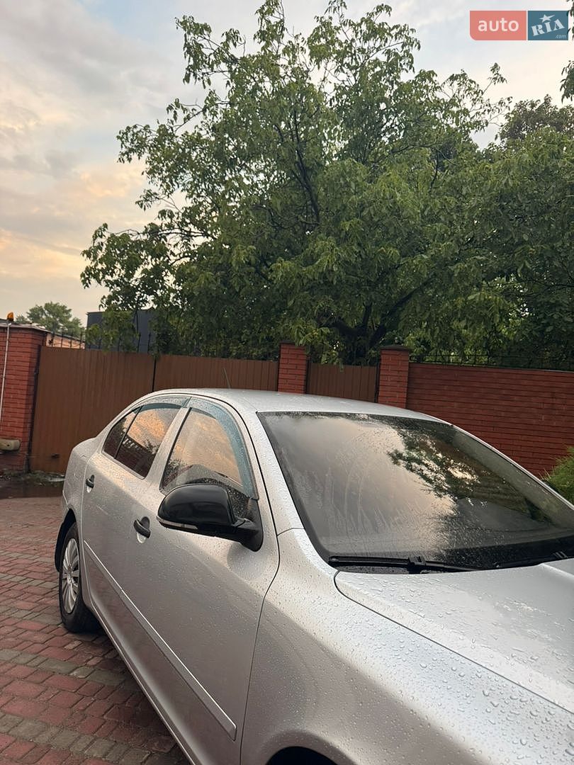 Skoda Octavia 2011 VIN TMBDT61Z8B2119480 фото оголошення 8 з 13