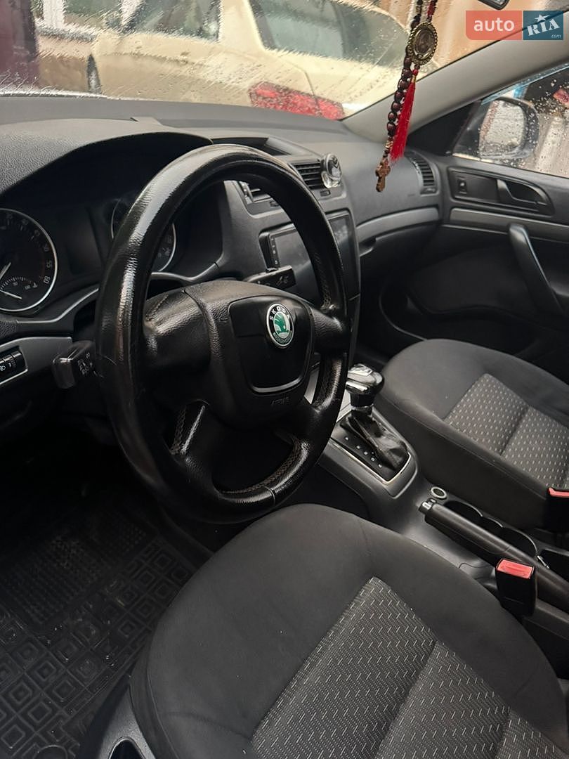 Skoda Octavia 2011 VIN TMBDT61Z8B2119480 фото оголошення 7 з 13