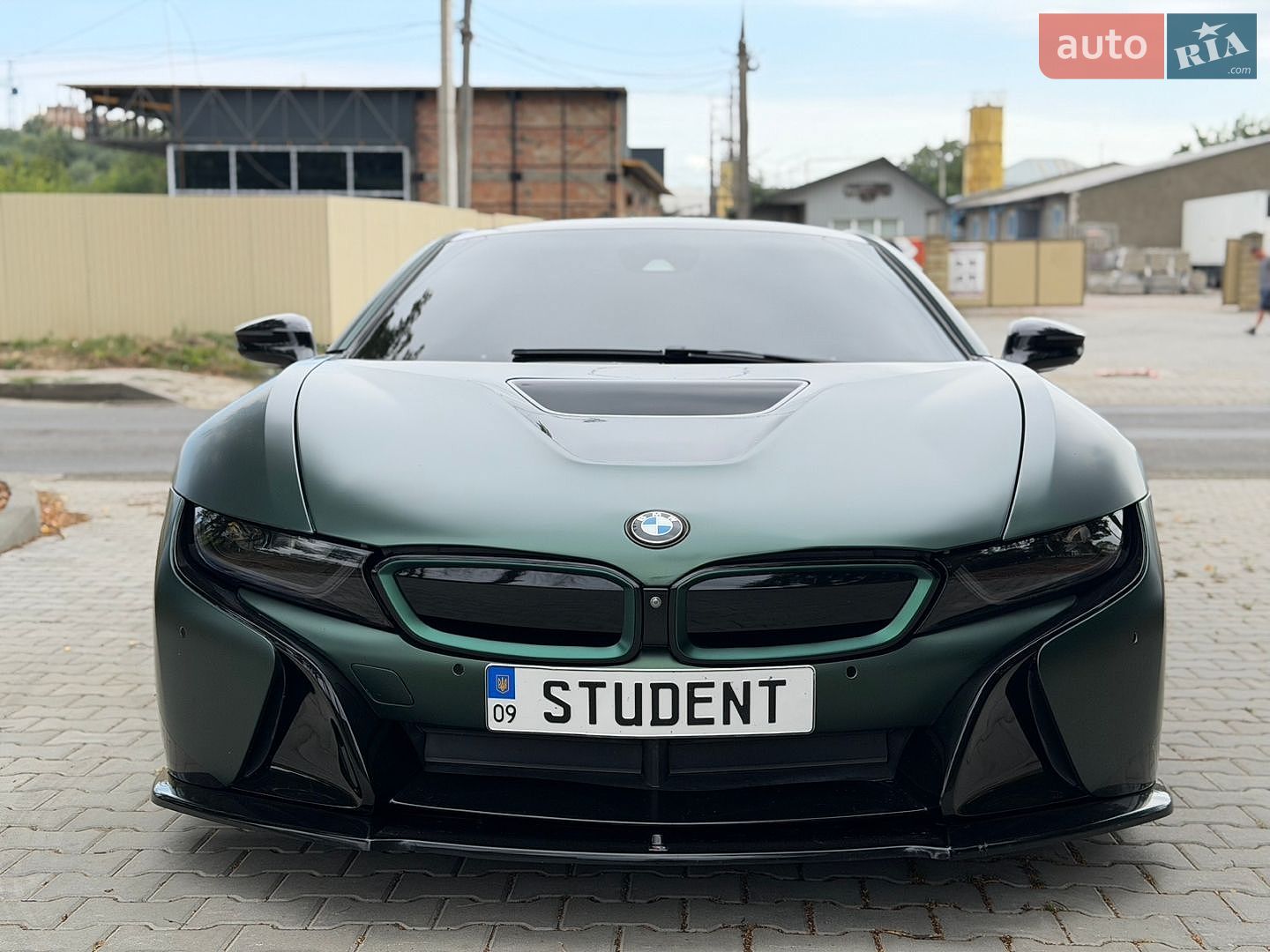 BMW i8 2016 VIN WBY2Z2C54GV675850 фото оголошення 3 з 17